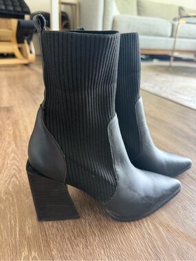 Steve Madden Black Ribbed Knit Shaft Pointed Toe Block Heel Boots